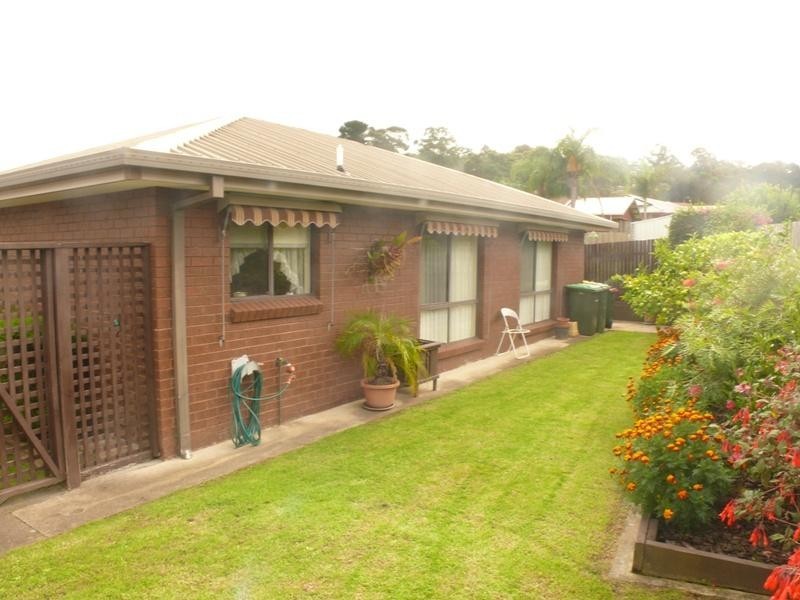 2/14 Yarrawood Ave, Merimbula NSW 2548