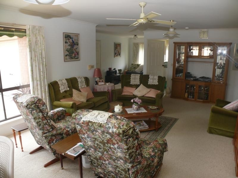 2/14 Yarrawood Ave, Merimbula NSW 2548