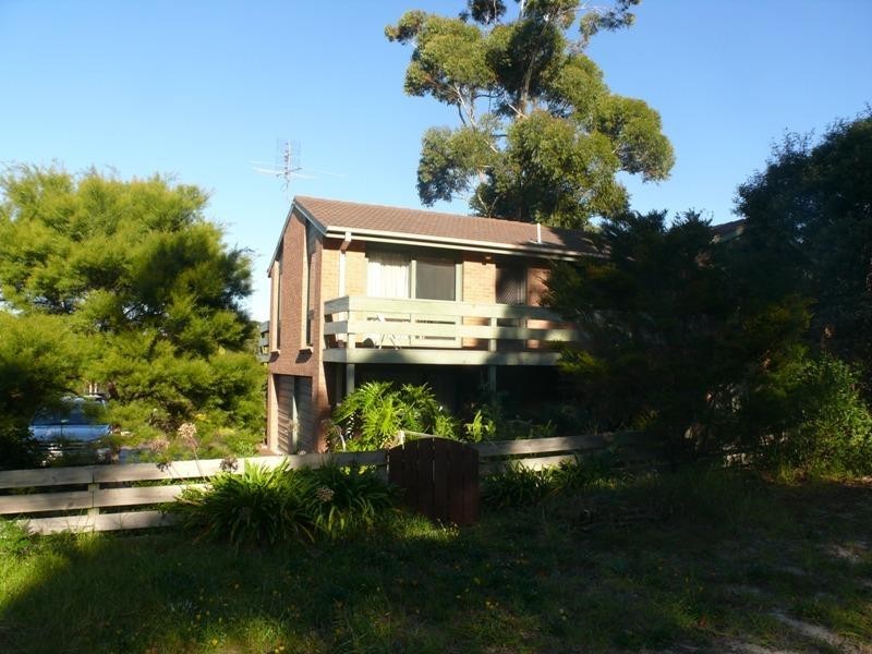 71 Surf  Cir, Tura Beach NSW 2548