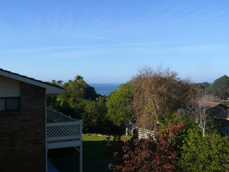 71 Surf  Cir, Tura Beach NSW 2548