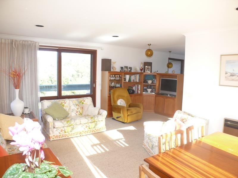 71 Surf  Cir, Tura Beach NSW 2548
