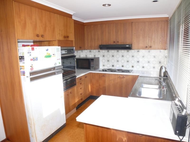 71 Surf  Cir, Tura Beach NSW 2548
