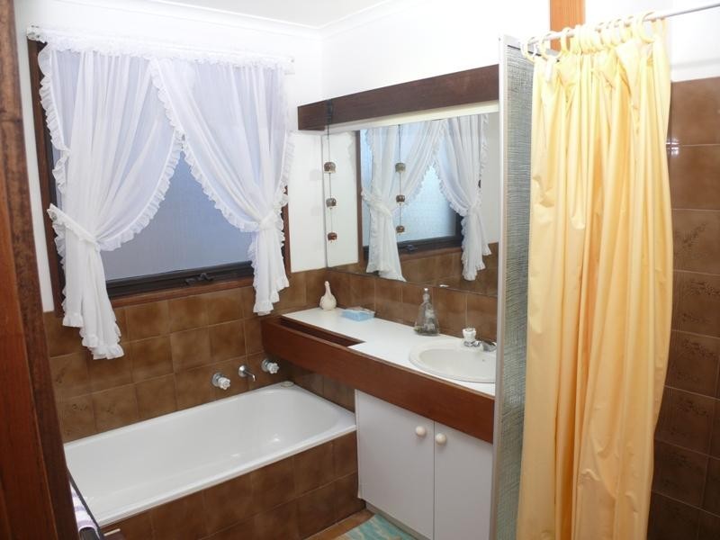 71 Surf  Cir, Tura Beach NSW 2548