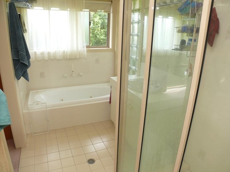 7 Flora Ct, Tura Beach NSW 2548