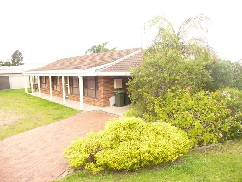 18 Yarrawood Ave, Merimbula NSW 2548