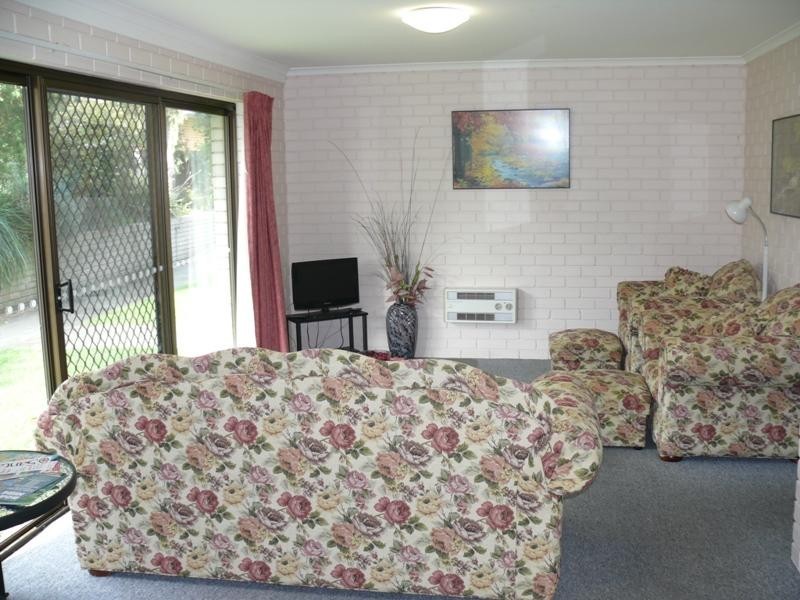 2/88 Main  St, Merimbula NSW 2548