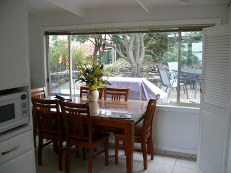 6 Lakeview  Ave, Merimbula NSW 2548