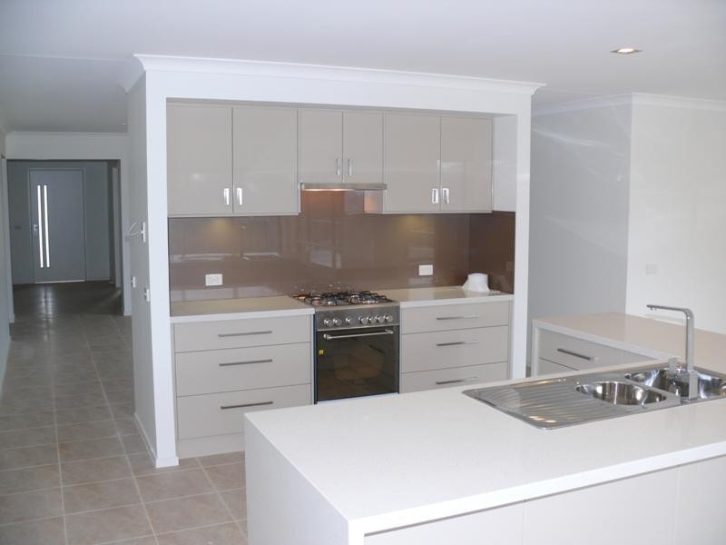 16d Elizabeth Pde, Tura Beach NSW 2548