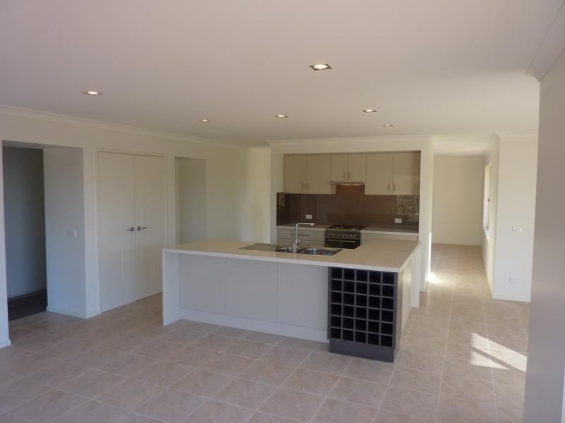 16d Elizabeth Pde, Tura Beach NSW 2548