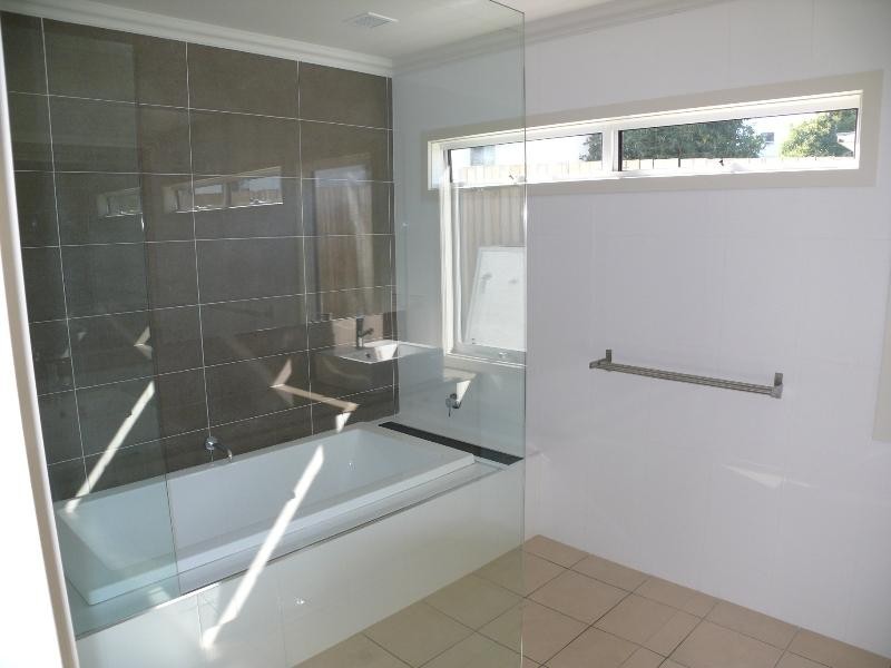 2/1 Apoona St, Merimbula NSW 2548
