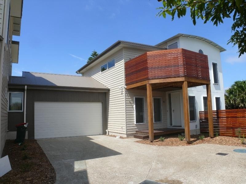 2/1 Apoona St, Merimbula NSW 2548
