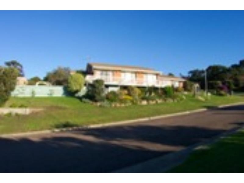 1 Acacia Cres, Tura Beach NSW 2548
