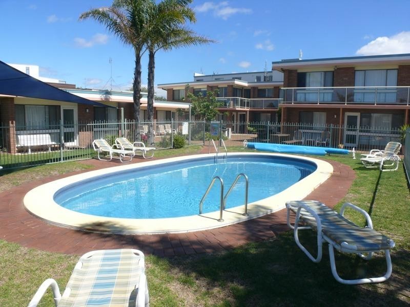 2/37 Ocean Dr, Merimbula NSW 2548