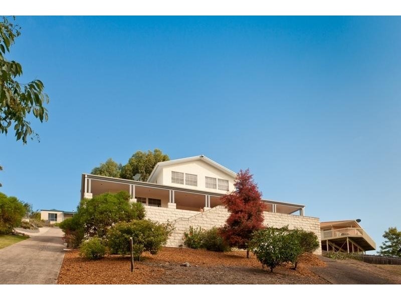 11 Teal Ct, Merimbula NSW 2548