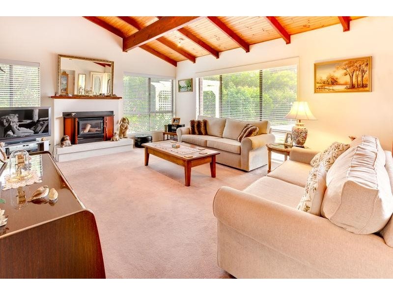 11 Hakea  Pl, Tura Beach NSW 2548