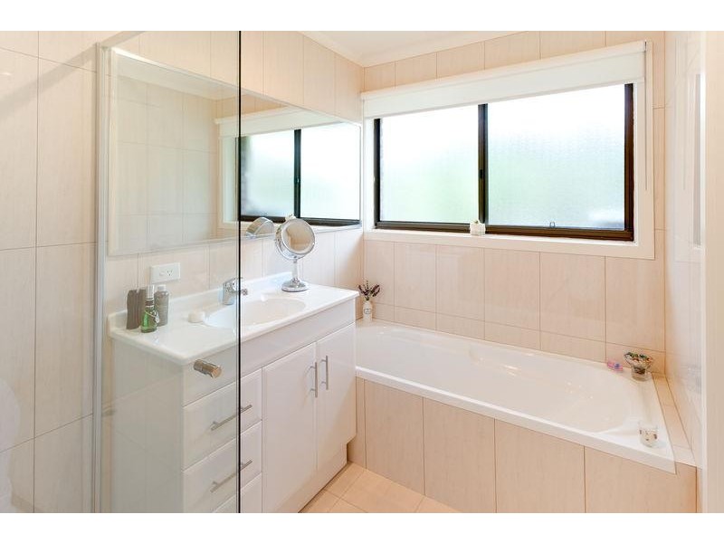 11 Hakea  Pl, Tura Beach NSW 2548