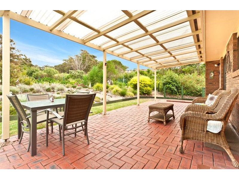 11 Hakea  Pl, Tura Beach NSW 2548