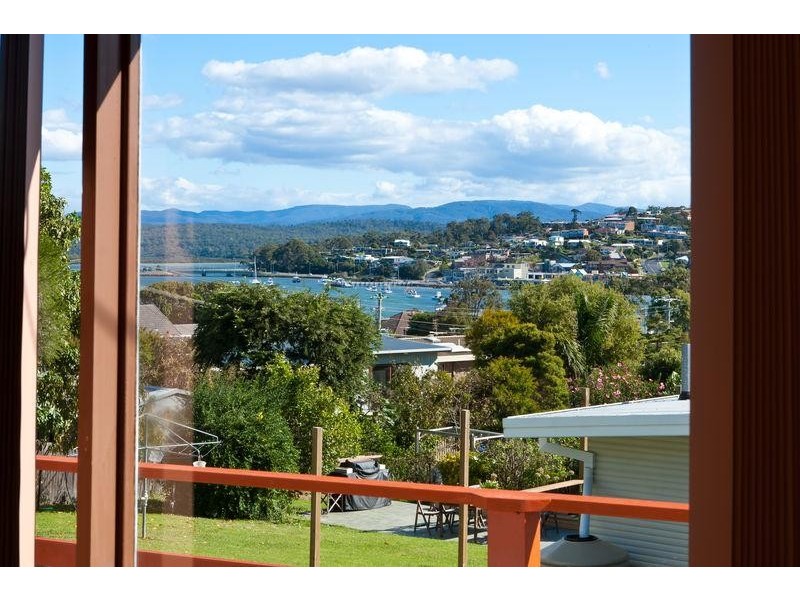 54 Lakeview  Ave, Merimbula NSW 2548