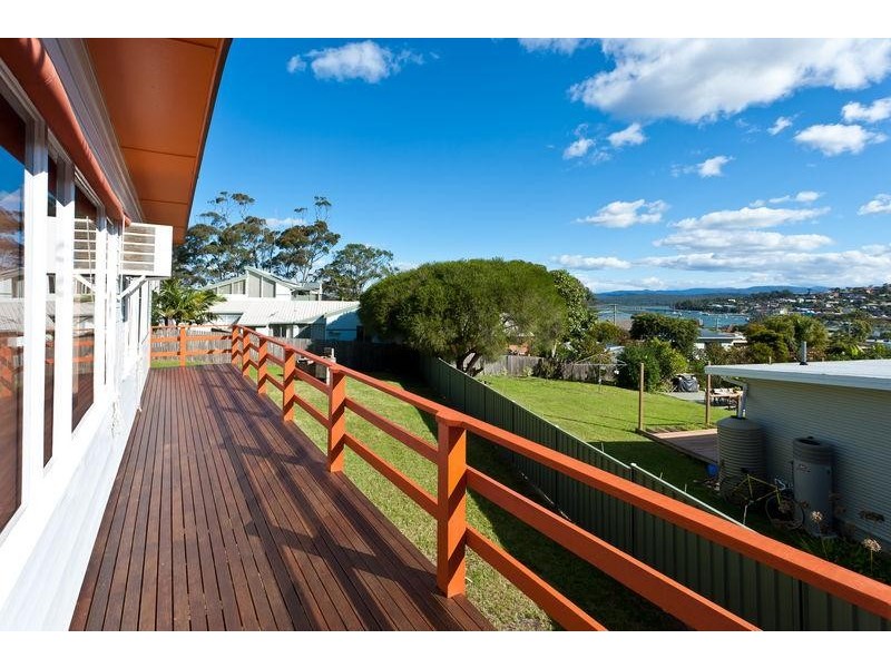 54 Lakeview  Ave, Merimbula NSW 2548