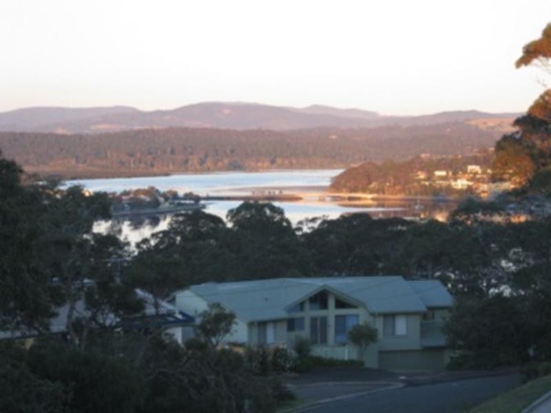 12B Lakeview Ave, Merimbula NSW 2548