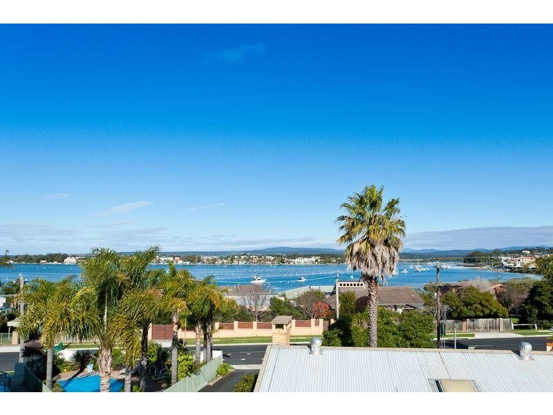 2/65 Main  St, Merimbula NSW 2548