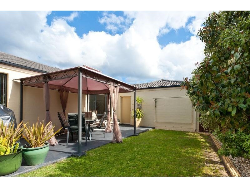 10 Mackillop  Ct, Tura Beach NSW 2548