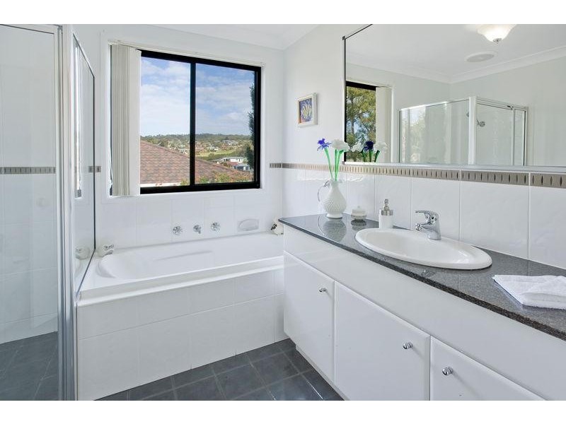 10 Mackillop  Ct, Tura Beach NSW 2548