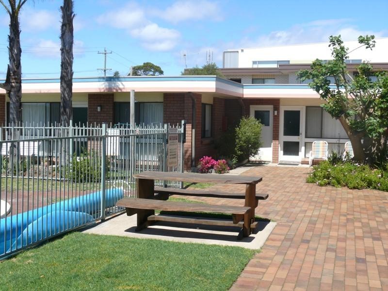 2/37 Ocean Dr, Merimbula NSW 2548