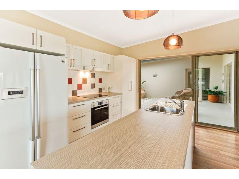 4 Lakeview Ave, Merimbula NSW 2548