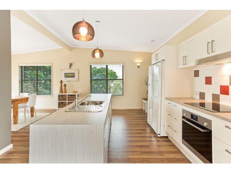 4 Lakeview Ave, Merimbula NSW 2548