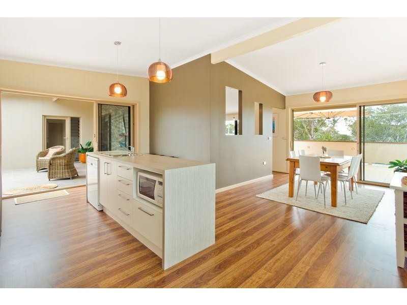 4 Lakeview Ave, Merimbula NSW 2548