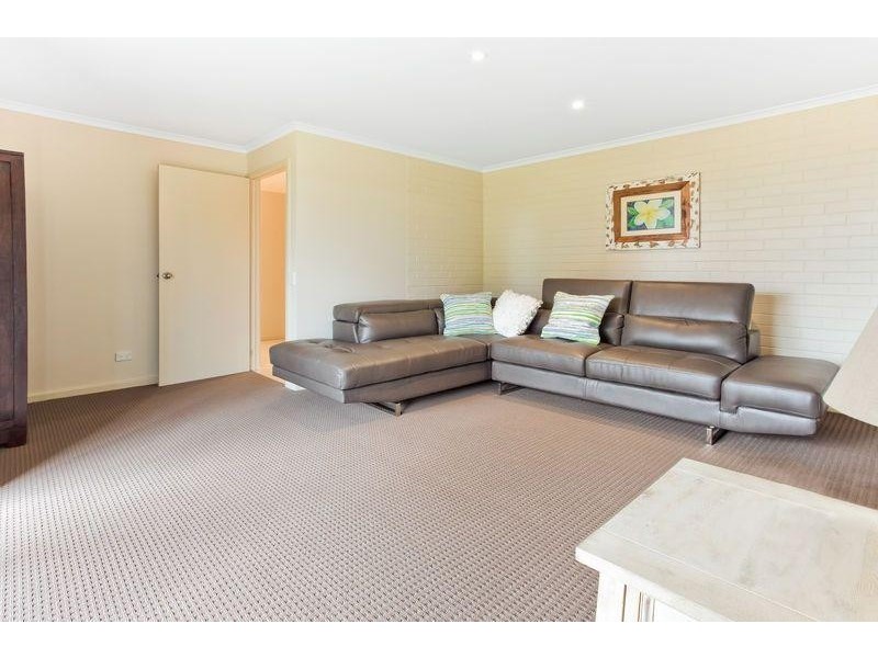 4 Lakeview Ave, Merimbula NSW 2548