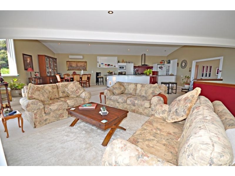 7 Caldy Pl, Tura Beach NSW 2548