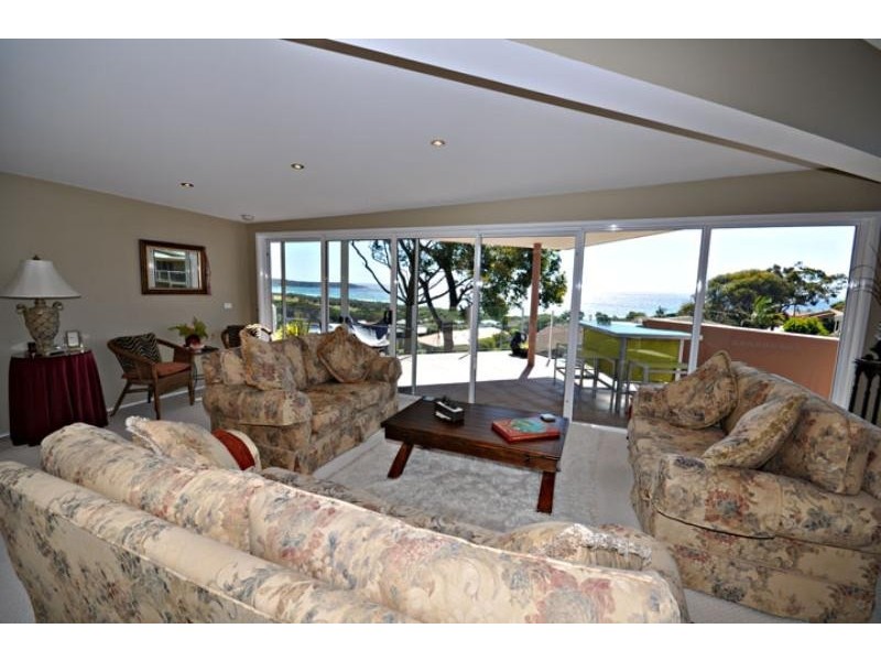 7 Caldy Pl, Tura Beach NSW 2548