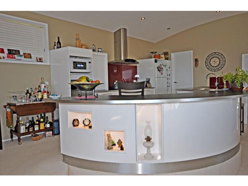 7 Caldy Pl, Tura Beach NSW 2548