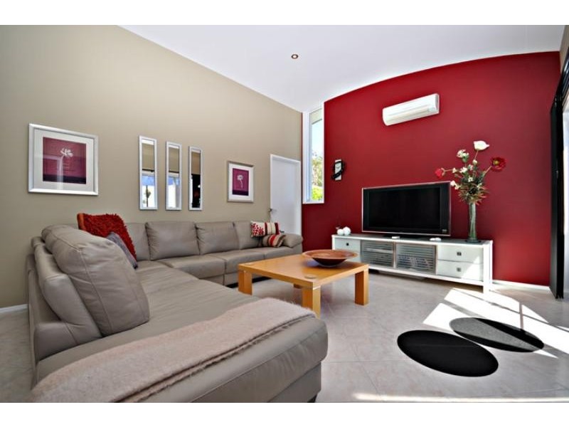 7 Caldy Pl, Tura Beach NSW 2548