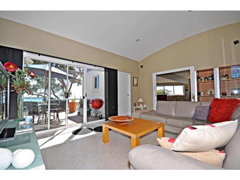 7 Caldy Pl, Tura Beach NSW 2548