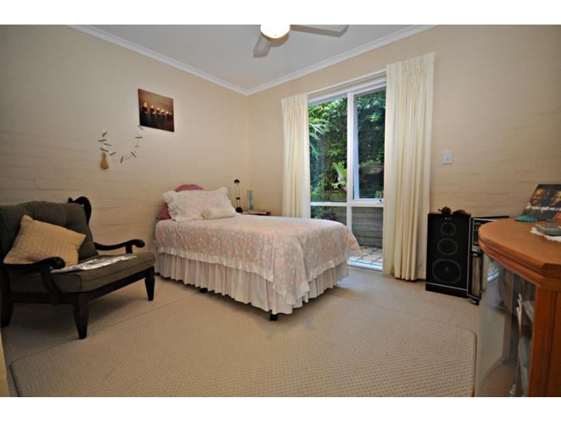 7 Caldy Pl, Tura Beach NSW 2548