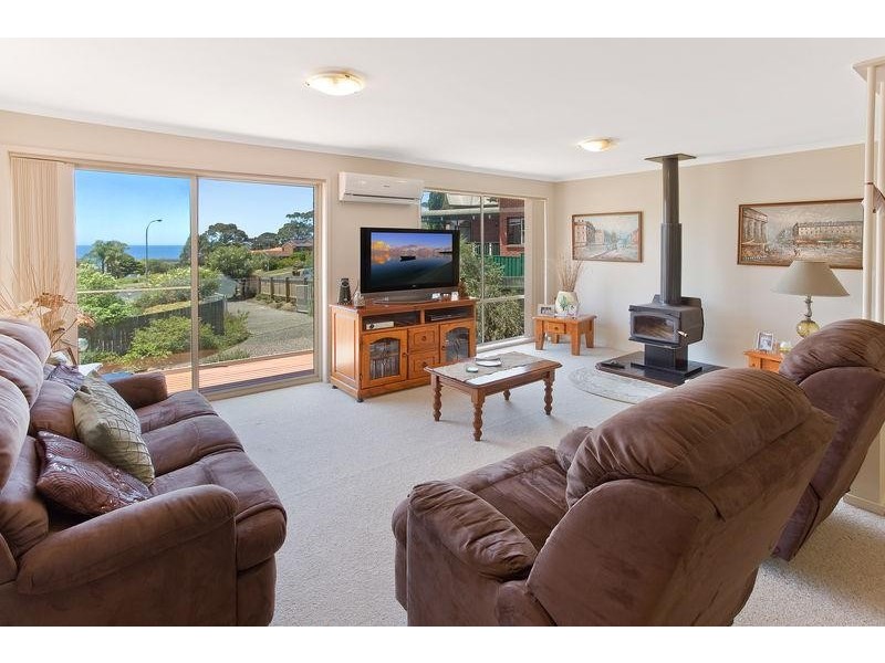 15 Flora Ct, Tura Beach NSW 2548