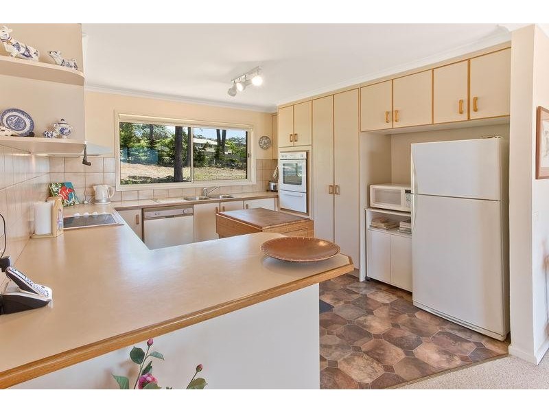 15 Flora Ct, Tura Beach NSW 2548