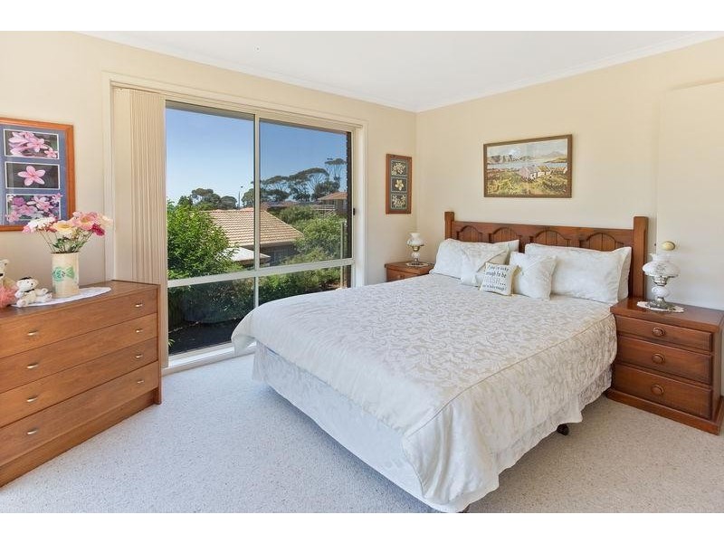 15 Flora Ct, Tura Beach NSW 2548