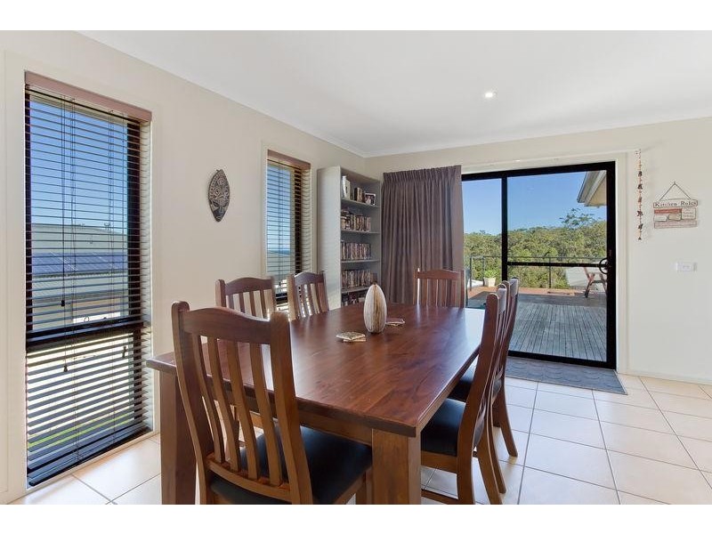4D Elizabeth Pde, Tura Beach NSW 2548