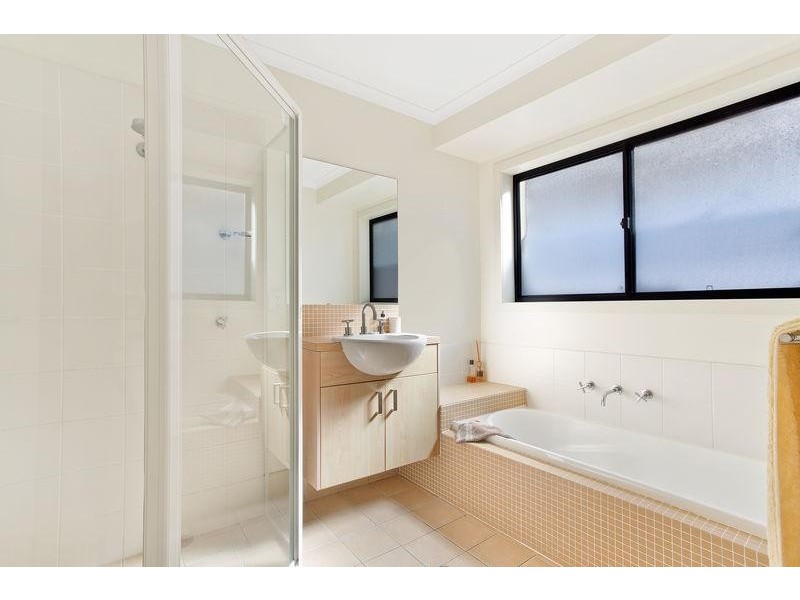 4D Elizabeth Pde, Tura Beach NSW 2548