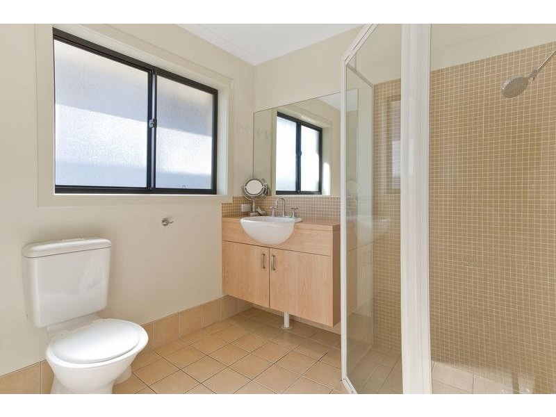 4D Elizabeth Pde, Tura Beach NSW 2548