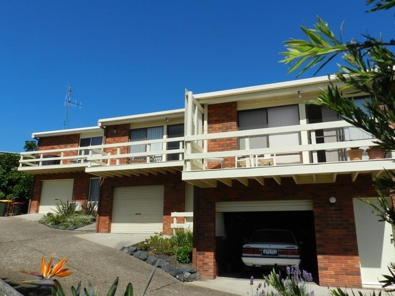 2/4 Banksia Ct, Tura Beach NSW 2548