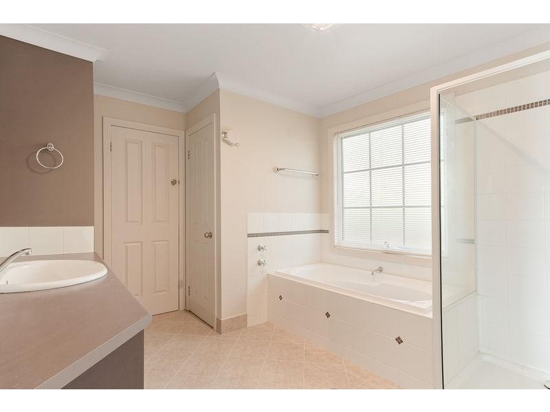 5 Kookaburra  Ct, Tura Beach NSW 2548