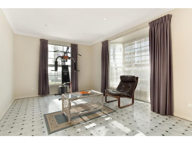 5 Kookaburra  Ct, Tura Beach NSW 2548