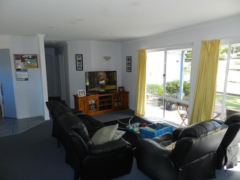 28 Elizabeth Pde, Tura Beach NSW 2548