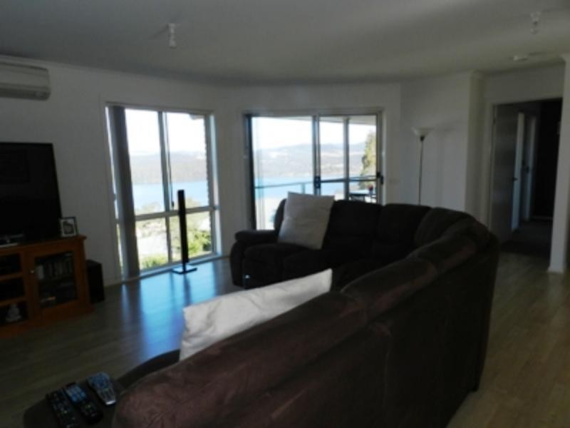 4 Warn Cl, Merimbula NSW 2548