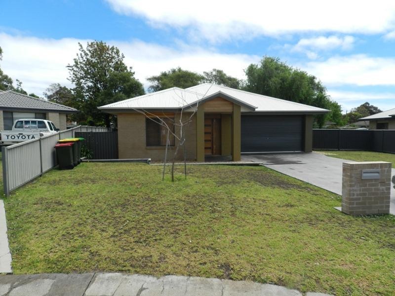 7 Dolphin Cres, Eden NSW 2551
